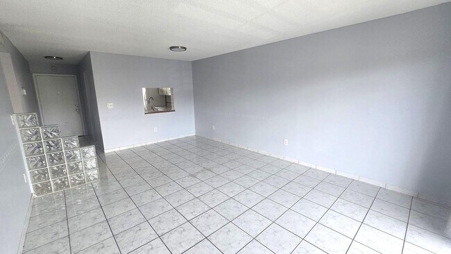Building Photo - 2800 NW 56th Ave