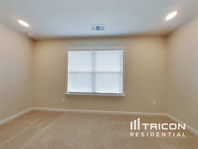 Building Photo - 331 Leyland Crossing