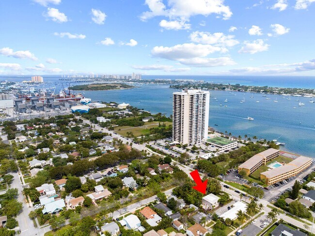 Building Photo - 5411 N Flagler Dr