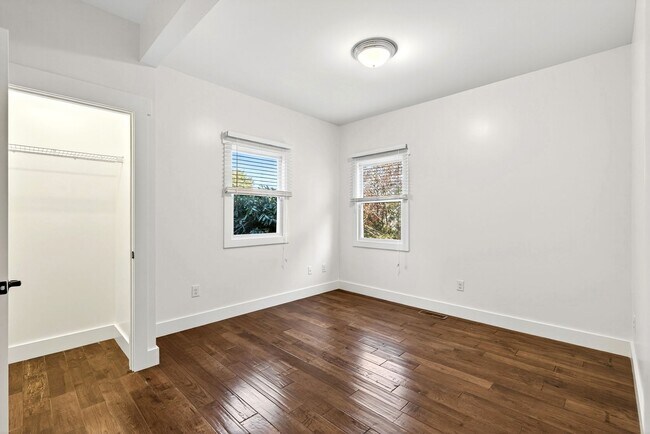 Building Photo - Asheville Rental-Beverly Hills Area