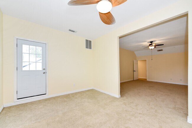 Building Photo - 15031 Kimberley Ct