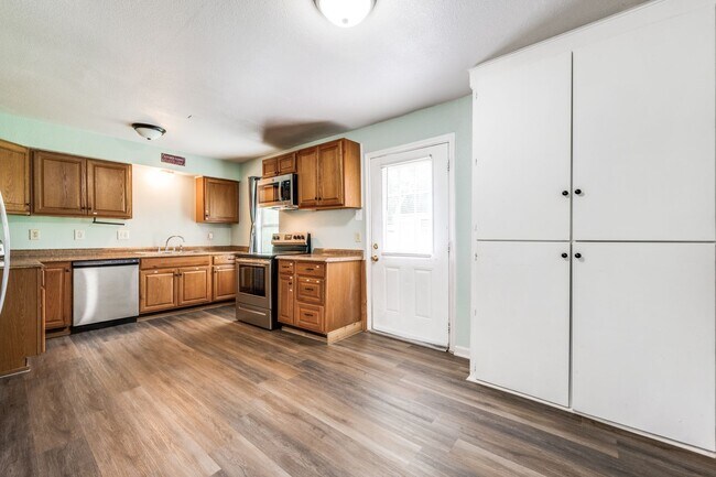 Building Photo - 509 Woodford Ln