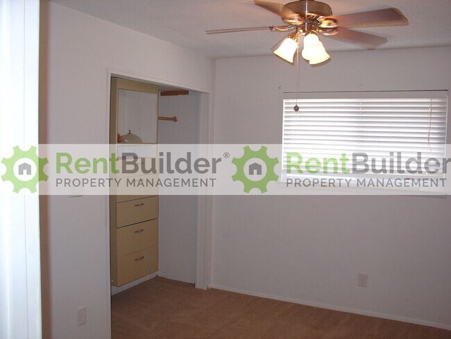 Building Photo - 14104 Turner Pl NE