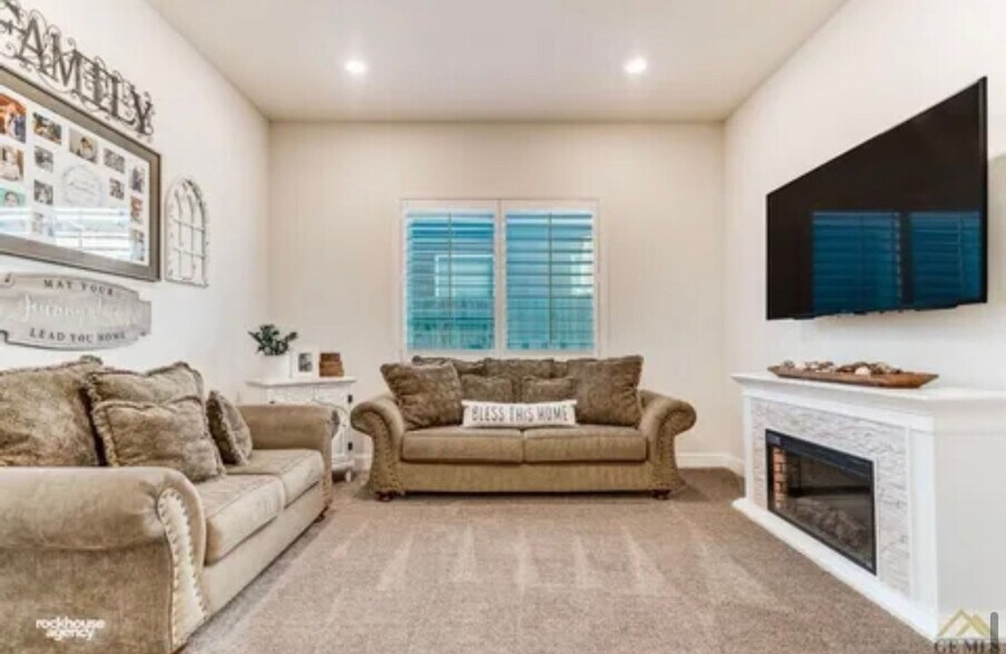 Building Photo - 14728 Plumeria Ct