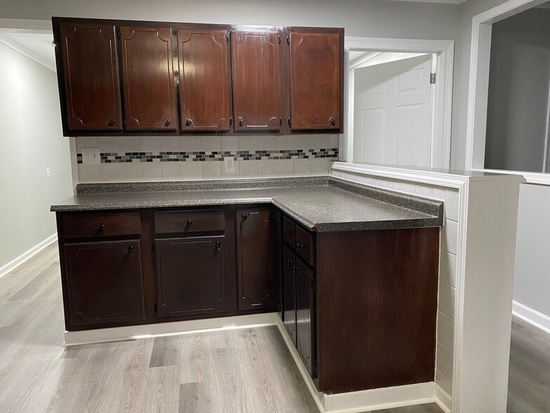 Building Photo - 213 Tara Dr