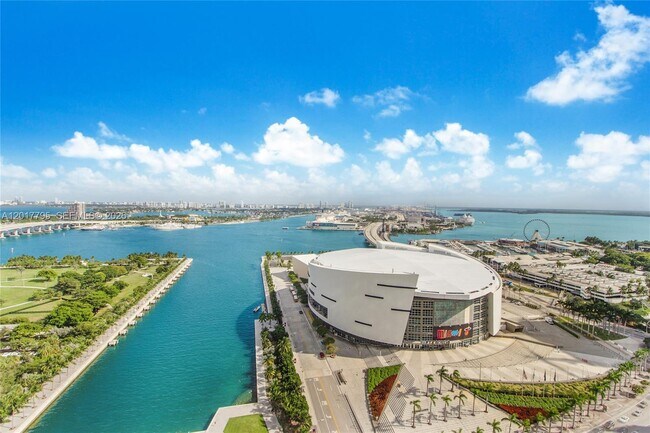 Building Photo - 888 Biscayne Blvd