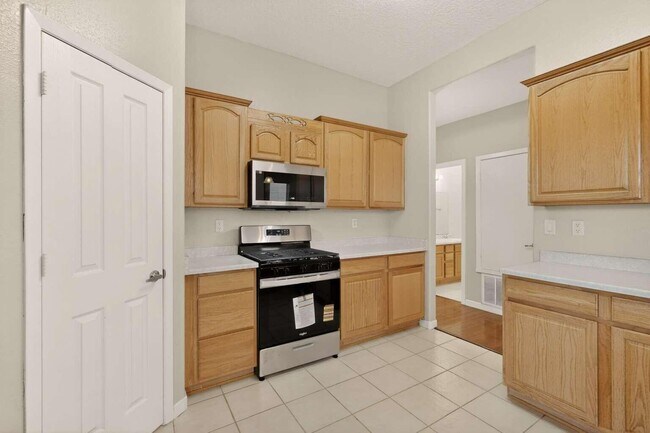 Building Photo - 2135 N Ensenada Cir SE