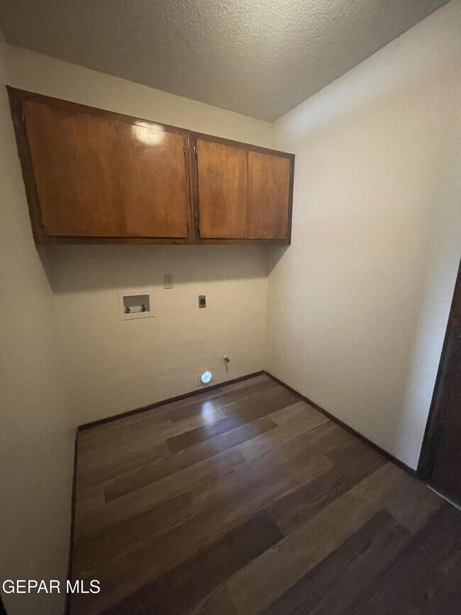 Building Photo - 1382 Adabel Dr