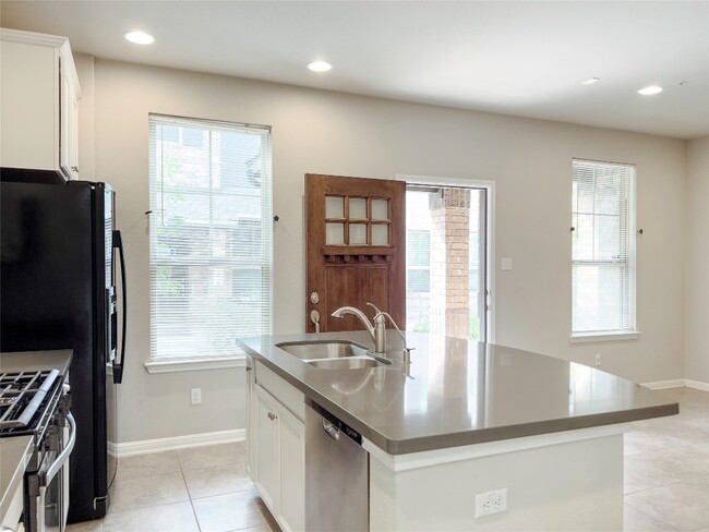 Building Photo - 7220 Wyoming Springs Dr