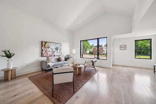 Building Photo - 1609 Pulaski St