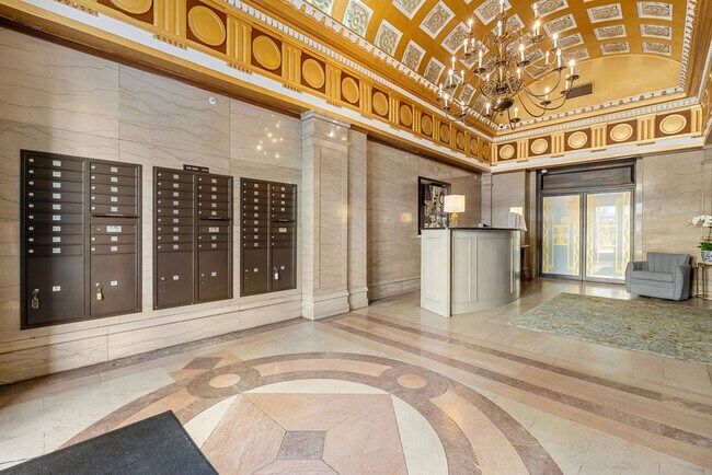 Building Photo - 531 S Gay St