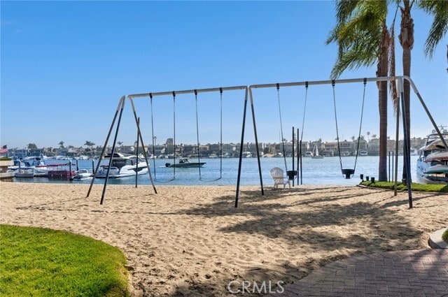 Building Photo - 2572 Bayshore Dr