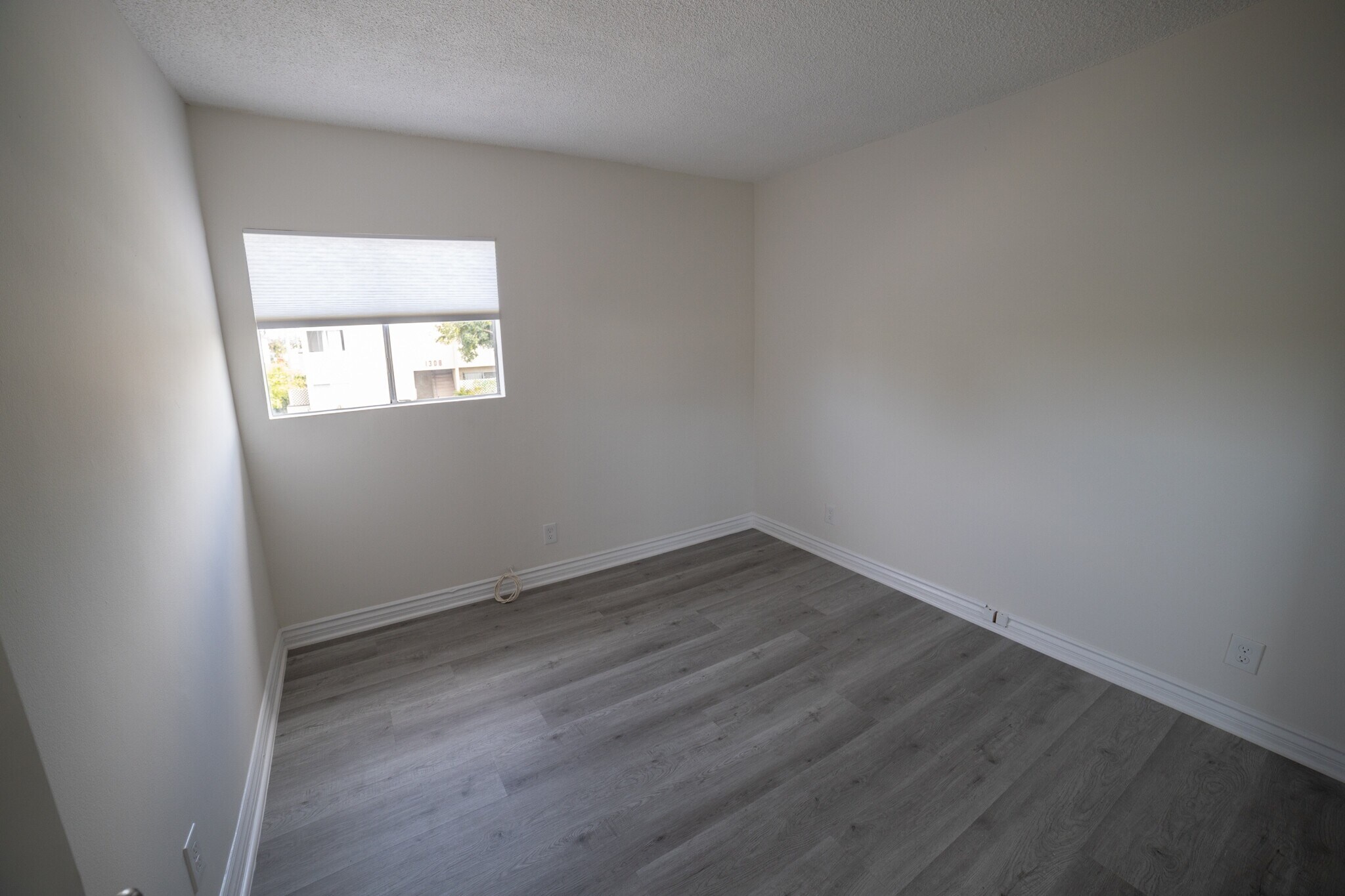 Building Photo - 1315 Ocean Park Blvd