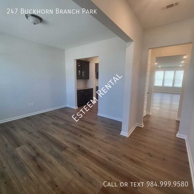 Building Photo - 247 Buckhorn Br Pk