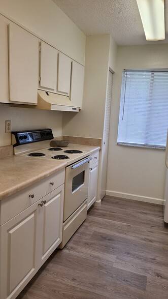 Building Photo - 6519 W Newberry Rd