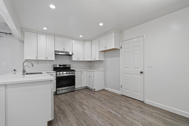 Building Photo - 5607 Goldfield Dr