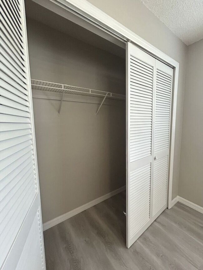 Building Photo - Beautifully Renovated 2-Bedroom Duplex nea...