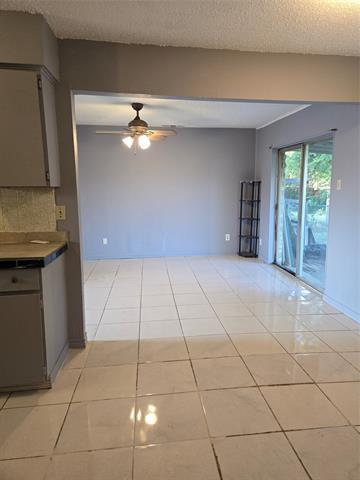 Building Photo - 4825 Miami Dr