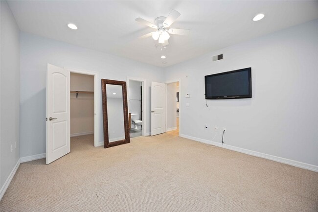 Building Photo - 3501 Chenevert St