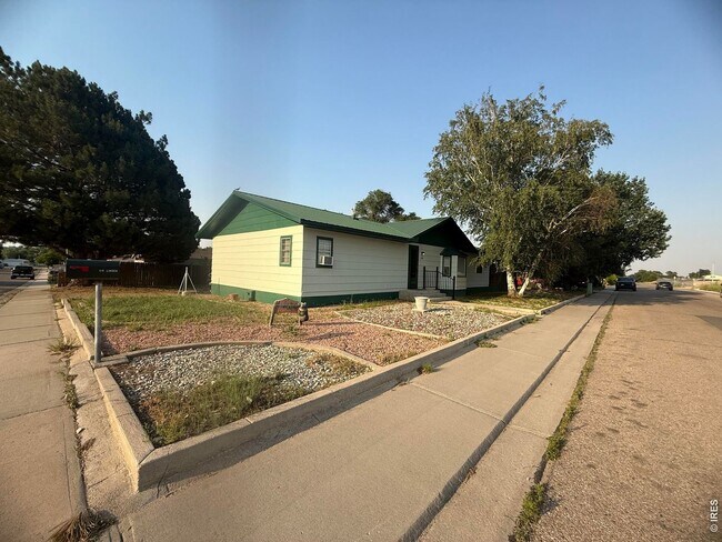 Building Photo - 114 Linden Dr