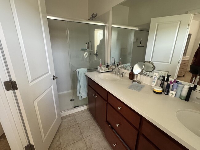 Building Photo - 579 Santa Rosalia Terrace