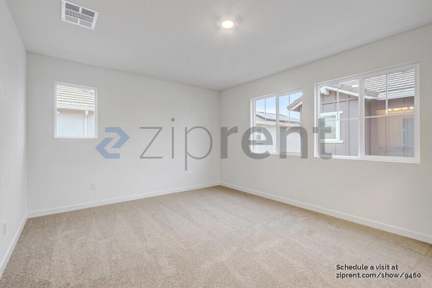 Building Photo - 5208 Cumberland Dr