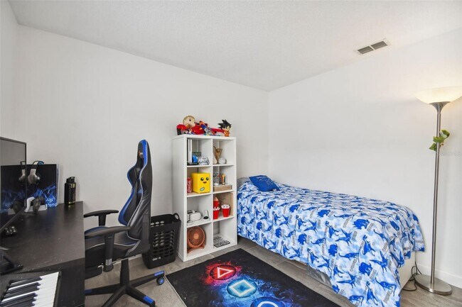 Building Photo - 7819 Turkey Oak Ln