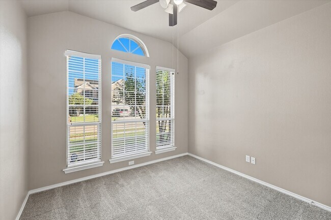 Building Photo - 3828 Confidence Dr
