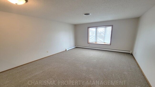 Building Photo - NEWLY UPDATED 1 BD, 1 BA UNITS LOCATED IN ...