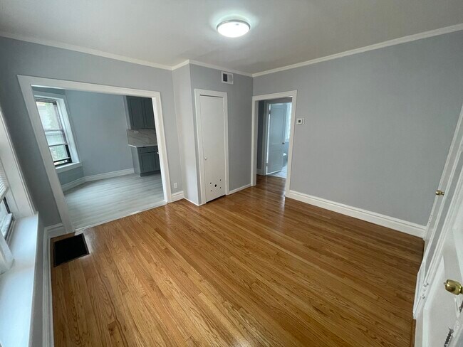 Building Photo - 7329 N Honore St