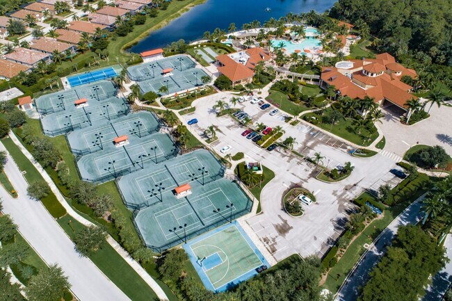 Building Photo - Available for immediate occupancy - 2BR/2BA Furnished Annual Condo available in Treviso Bay with ...