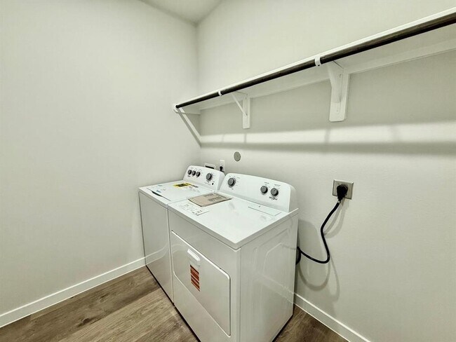 Building Photo - 7898 Alset Dr
