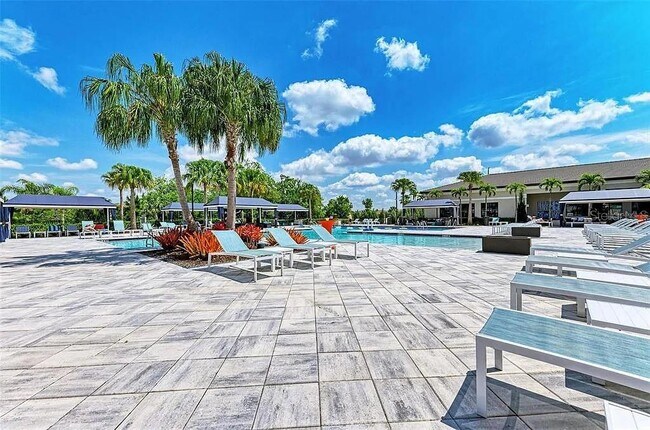 Building Photo - 15459 Santa Pola Dr