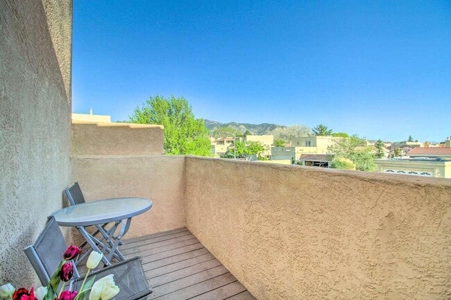 Building Photo - 11125 Malaguena Ln NE