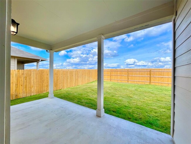 Building Photo - 467 Evergreen Sumac Lp