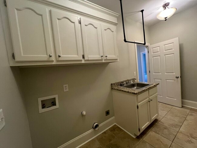 Building Photo - 2105 Harborview Dr