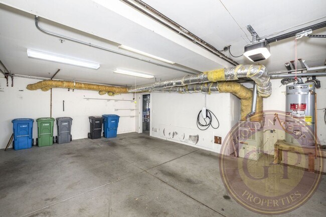 Building Photo - Noe Valley - 4 BR, 3 BA Condo 2,326 Sq. Ft...