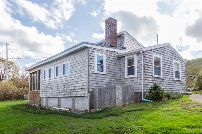 Building Photo - 43 Bayview Rd