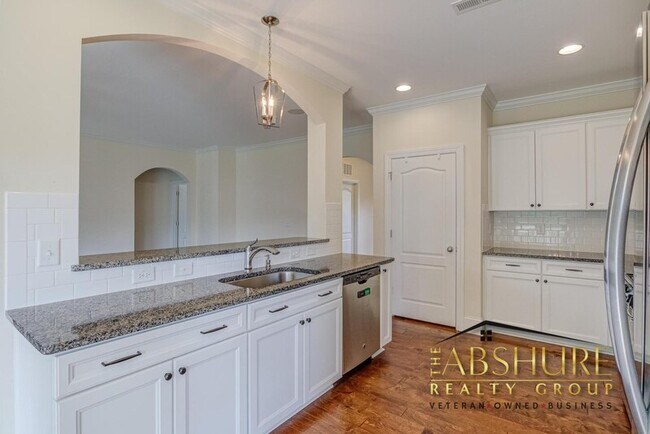 Building Photo - 112 Cahors Trail