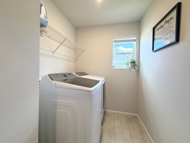 Building Photo - Stunning 2024 Bonney Lake/Tehaleh Home