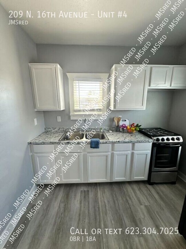 Building Photo - 209 N 16th Ave