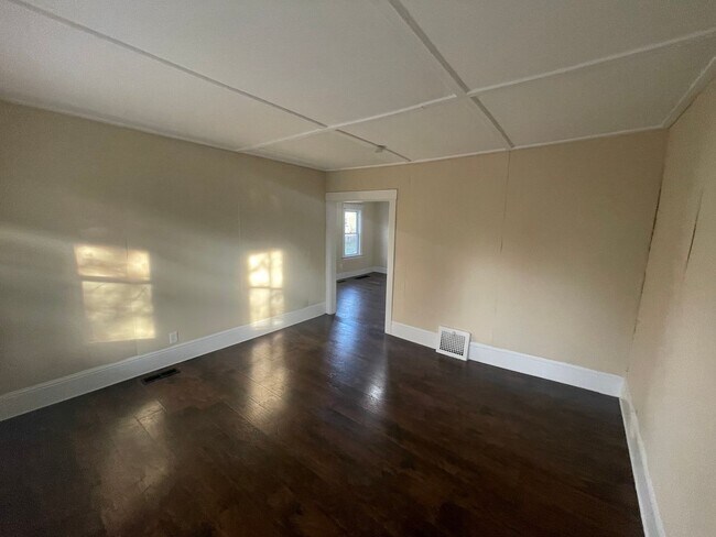 Building Photo - SECTION 8 and EDEN Accepted!! Stunning 4-Bed, 2-Bath Renovation in Lorain!!