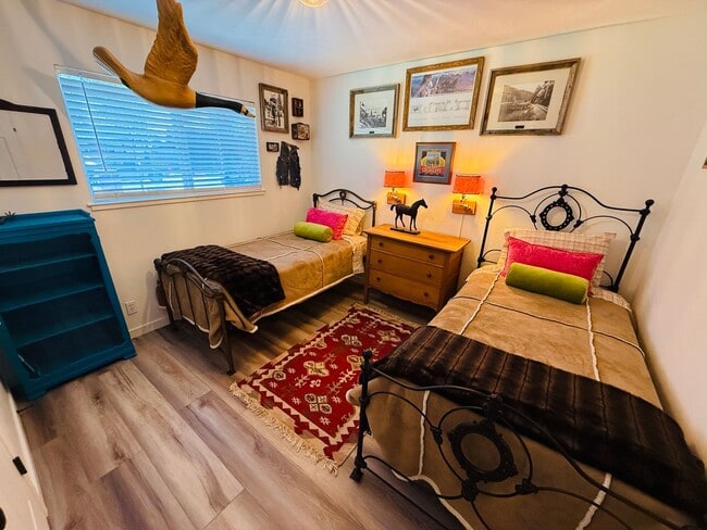 Building Photo - 1676 Bakersfield St