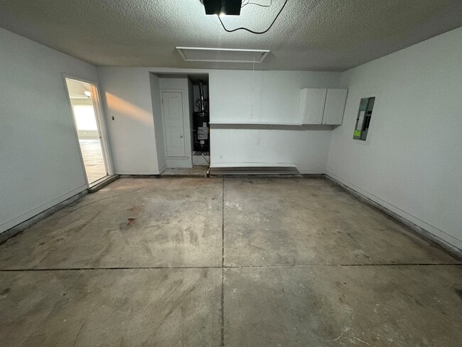 Building Photo - 5457 Sundale Way S