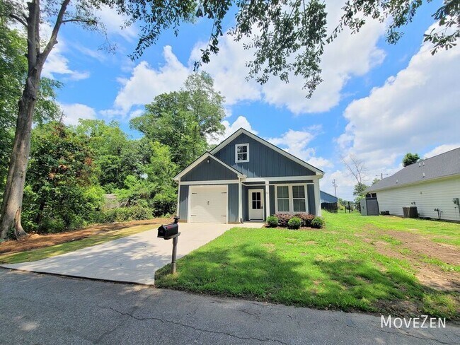 Building Photo - 32 Shamrock Ln