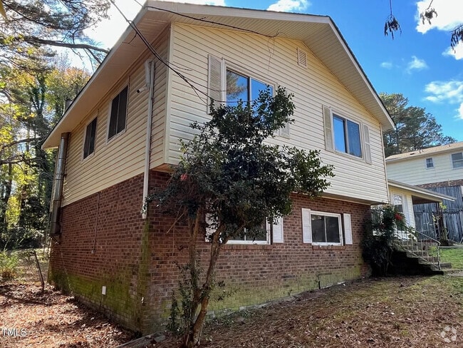 Building Photo - 916 Forge Rd
