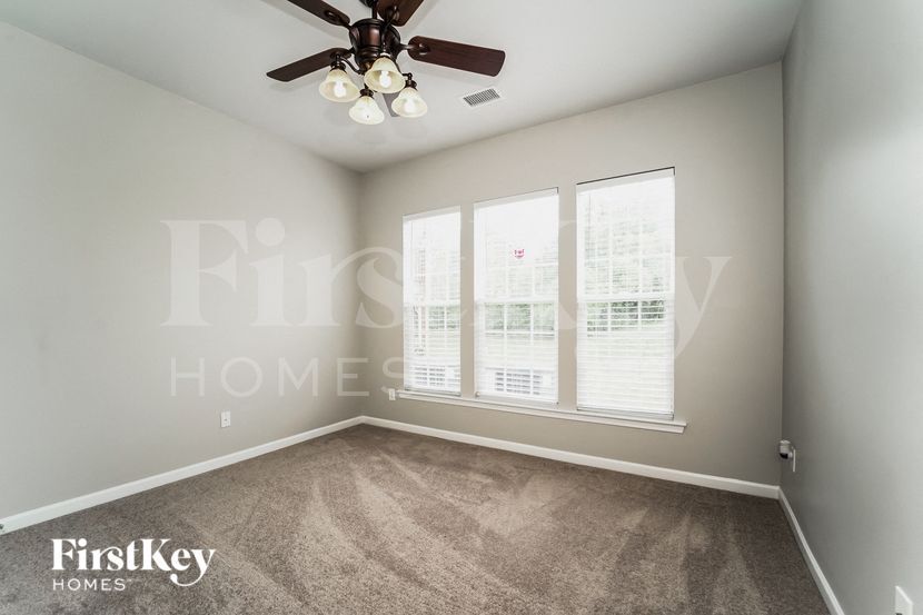 Building Photo - 10435 Olde Ivy Way