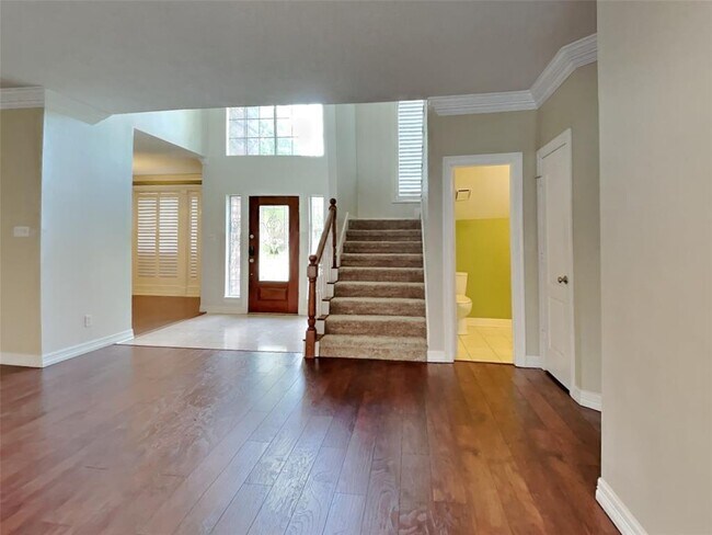 Building Photo - 1306 Silverleaf Dr