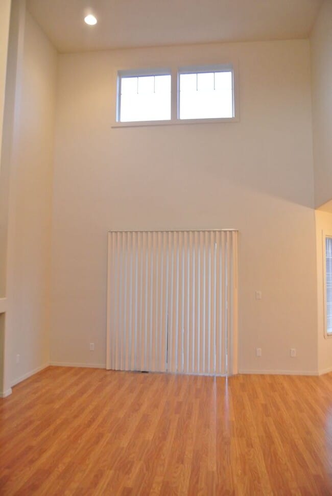Building Photo - Spacious 3 bedroom in SE Albany