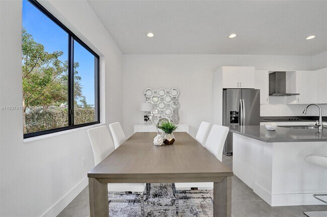 Building Photo - 13145 Addilyn Ct